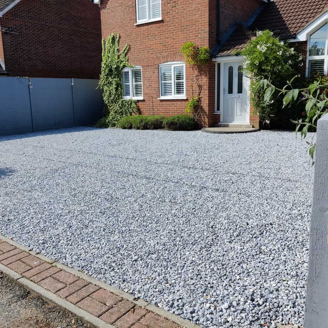 Gravel driveway installers near Manchester